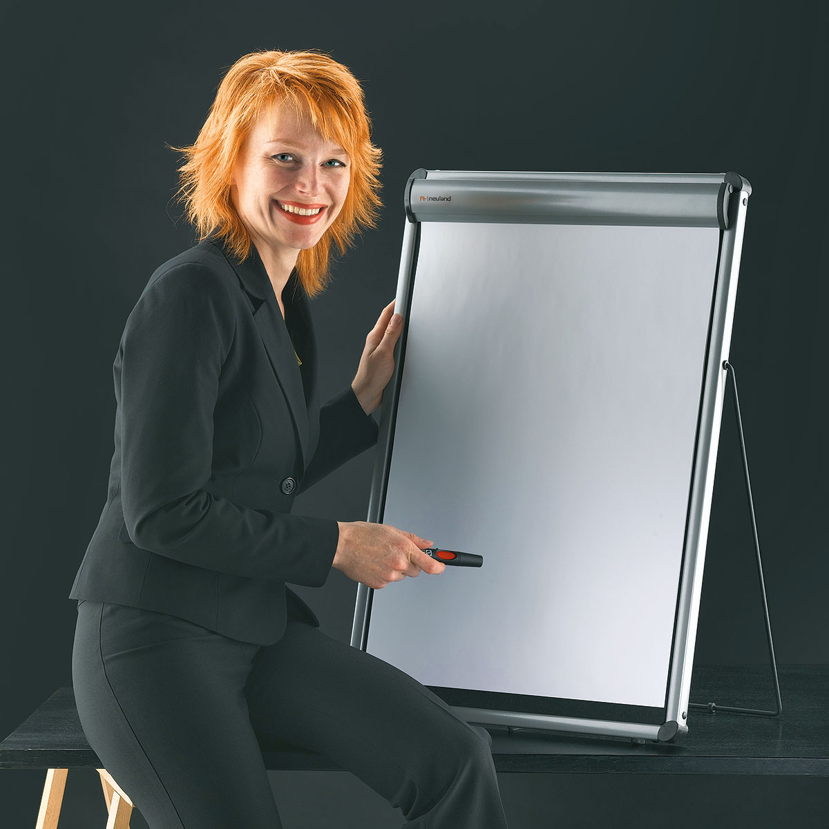 Stolní FlipChart, černá pěnová deska